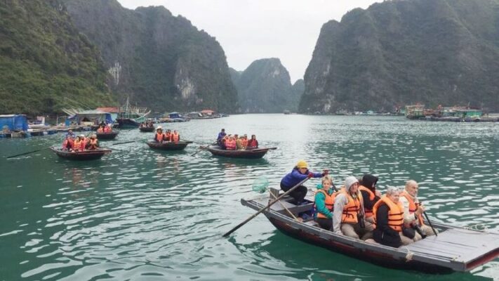 Cách di chuyển đến Làng Chài Cửa Vạn Vịnh Hạ Long