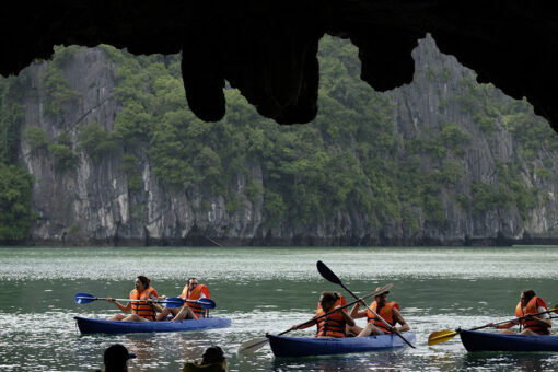 Kayak2 Wonder bay cruises