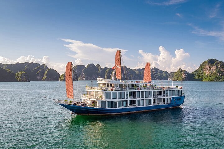 Du Thuyền Hạ Long
