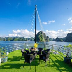 Du thuyền Wego Hạ Long - sundeck