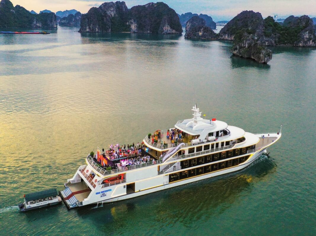 Du Thuyền Hạ Long