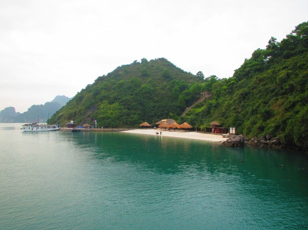 Du Thuyền Hạ Long