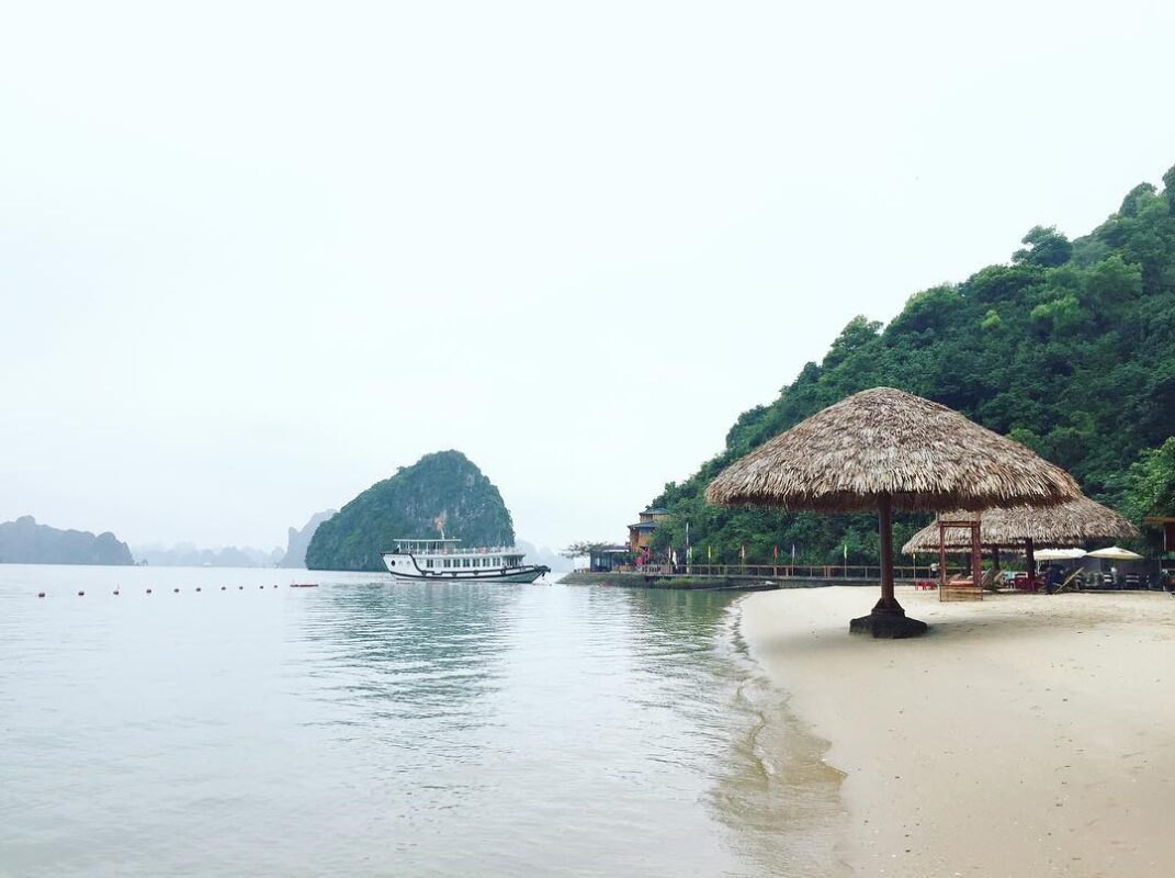 Du Thuyền Hạ Long