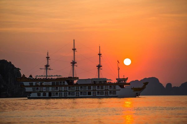 Du Thuyền Dragon Legend Cruise 2 Ngày 1 Đêm 3 Du Thuyền Dragon Legend Cruise 2 Ngày 1 Đêm - Ảnh 3