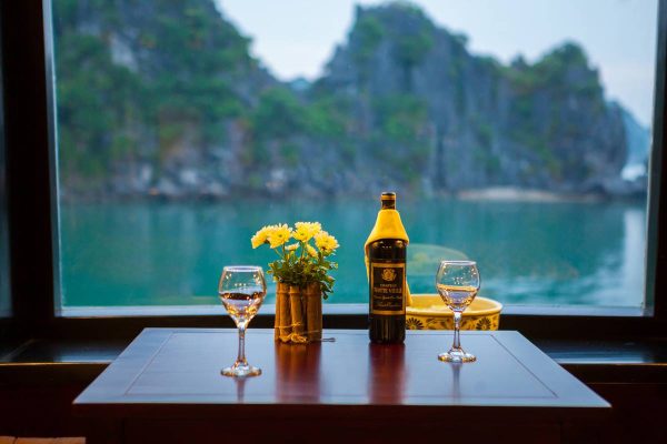 Du Thuyền Dragon Legend Cruise 2 Ngày 1 Đêm 7 Du Thuyền Dragon Legend Cruise 2 Ngày 1 Đêm - Ảnh 7