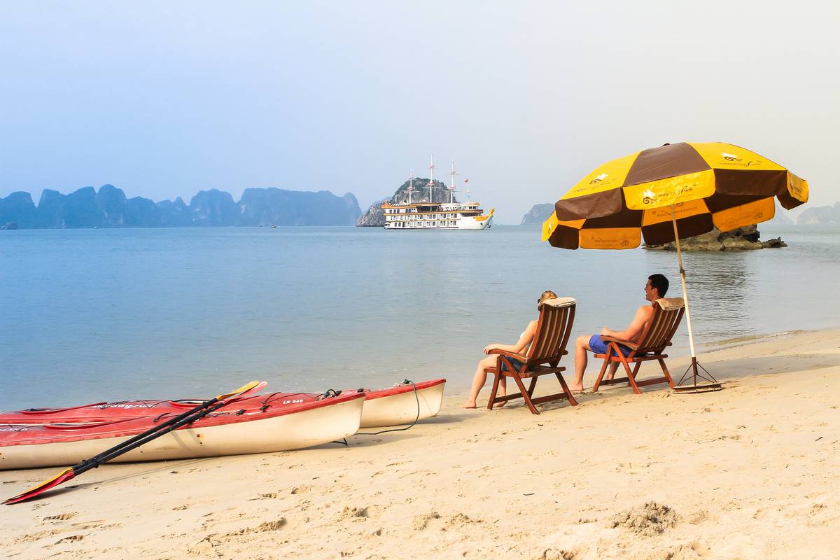 Du Thuyền Dragon Legend Cruise 2 Ngày 1 Đêm 8 Du Thuyền Dragon Legend Cruise 2 Ngày 1 Đêm - Ảnh 8